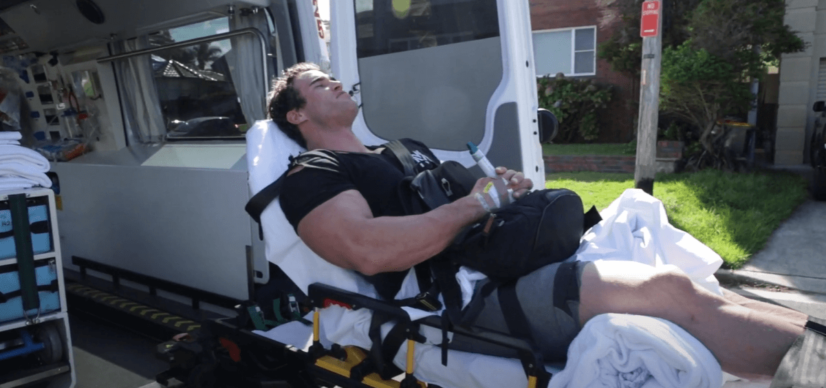 Calum von Moger Ruptures his Quadriceps Tendon