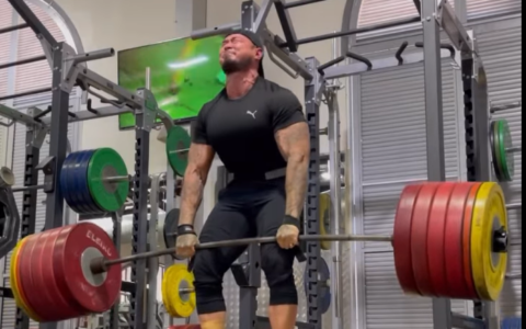 600-Deadlift-with-Quad-Tendon-Tear